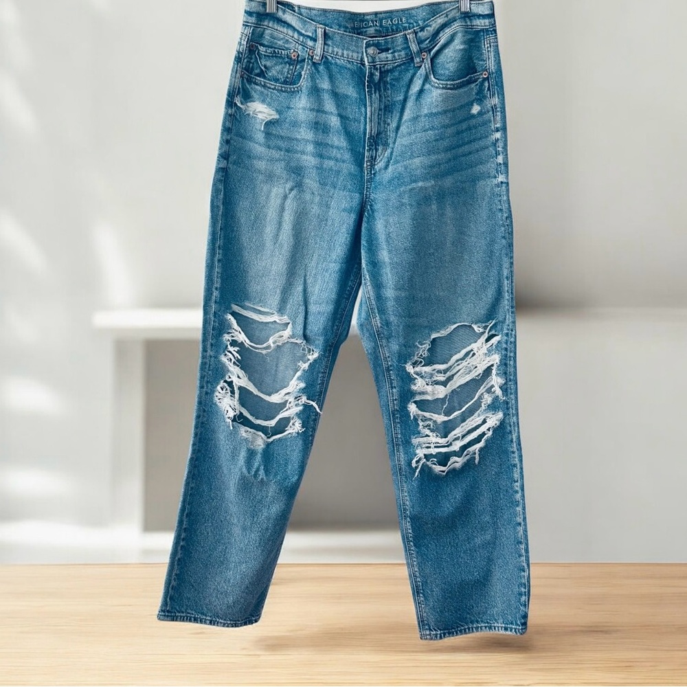 American Eagle Strigid HIGH-RISE JEAN Women's size 14 Distressed Denim